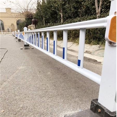 驻马店道路防撞护栏 仁久道路交通护栏厂家 蓝白反光护栏栏杆