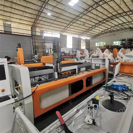佛山金属钻攻机设备厂家提供 云雕工业铝型材加工中心机器